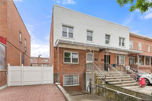 15320 58th Ave, Flushing, NY, 11355-5523 | Card Image