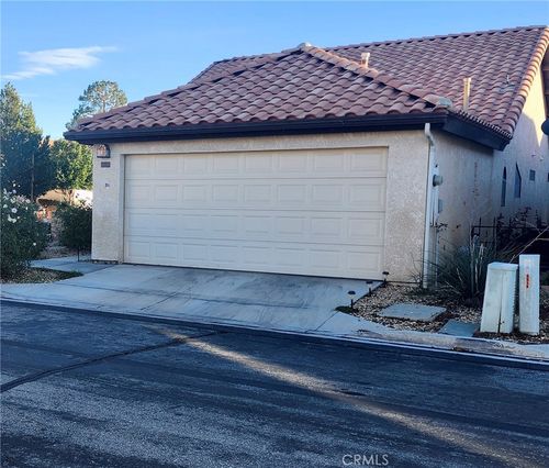 19273 Palm Way, Apple Valley, CA, 92308-8983 | Card Image