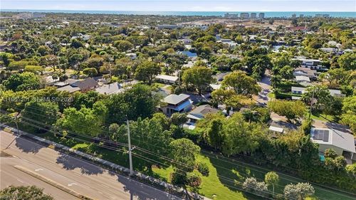 1070 13th St N, NAPLES, FL, 34102-5439 | Card Image