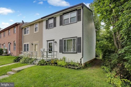 8 Bentley Court, Reading, PA, 19601 | Card Image