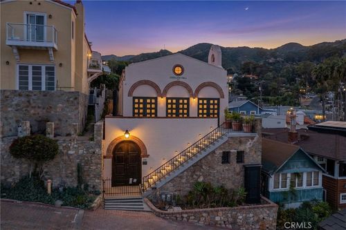 209 E Whittley Ave, Avalon, CA, 90704-2845 | Card Image
