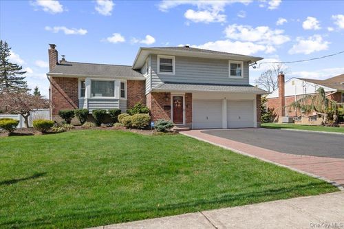 7 Plainview Rd, Bethpage, NY, 11714-3205 | Card Image