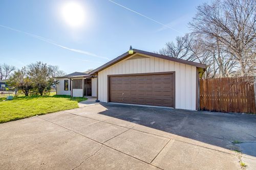 5700 Lenore St, Fort Worth, TX, 76134-1216 | Card Image