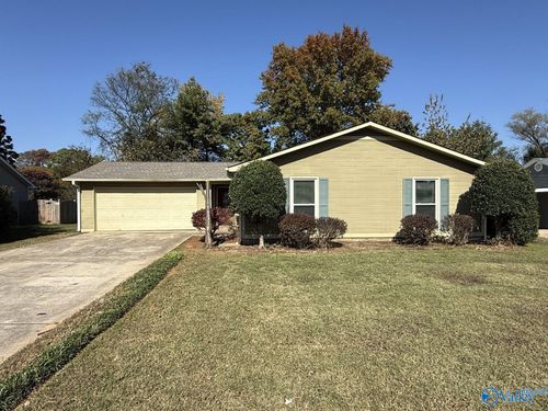 160 Lewis Ln, Madison, AL, 35758-1885 | Card Image