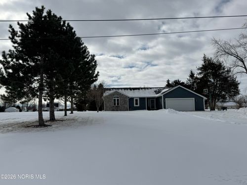 902 E Church St, West Unity, OH, 43570-9553 | Card Image