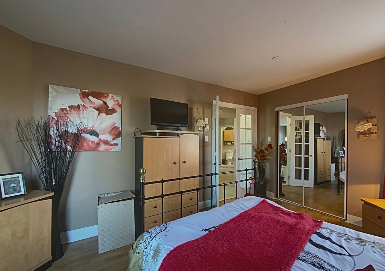 Residential in Laval (Laval-des-Rapides) 3