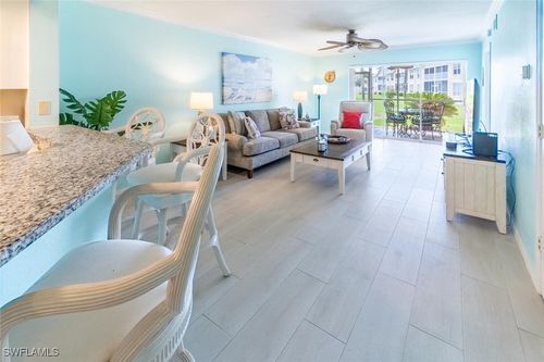 106-774 Wiggins Lake Dr, NAPLES, FL, 34110-6009 | Card Image