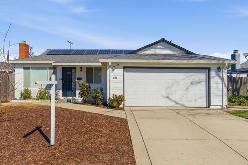 2111 Berg Avenue, Sacramento, CA, 95822 | Card Image