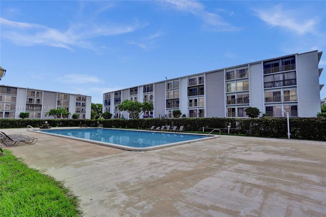APT-506 - 8720 N Sherman Cir, Condo with 2 bedrooms, 2 bathrooms and null parking in Miramar FL | Image 40