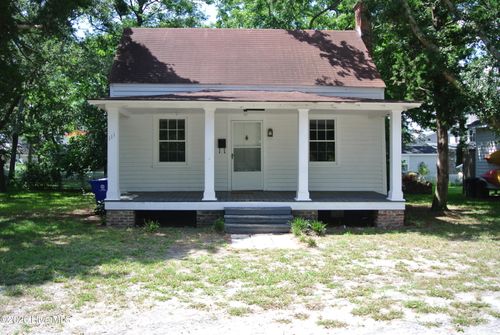 111 Live Oak St, Beaufort, NC, 28516-2236 | Card Image