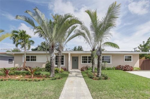 8830 Caribbean Blvd, Cutler Bay, FL, 33157-7132 | Card Image