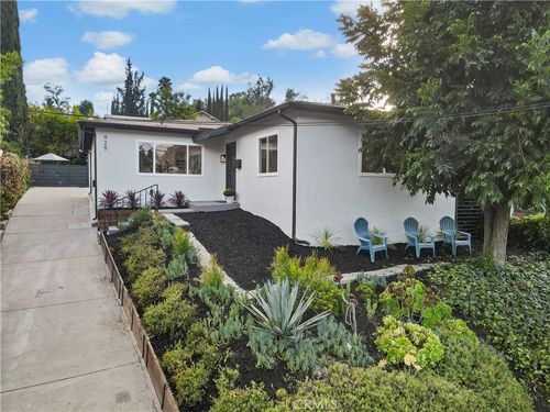 925 El Paso Drive, Highland Park, CA, 90042 | Card Image