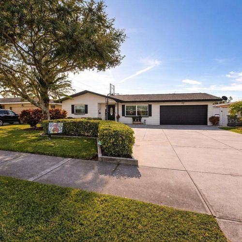 2218 8th Ave Sw, LARGO, FL, 33770-2940 | Card Image