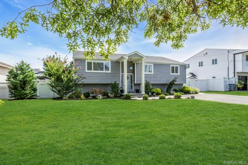 2777 Len Dr, Bellmore, NY, 11710-5201 | Card Image