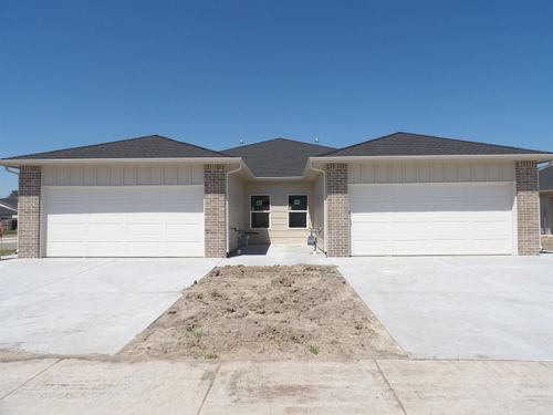 914-916 S Logan St, Newton, KS, 67114 | Card Image