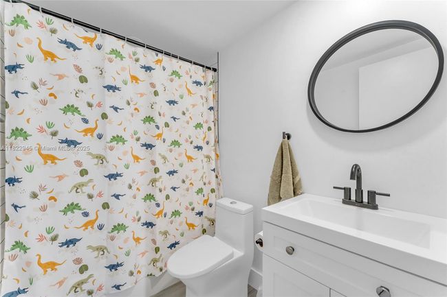 6728 Sw 140 Th Ct, Townhouse with 3 bedrooms, 3 bathrooms and null parking in Miami FL | Image 7