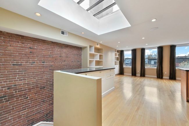 APT-4 - 382 Marlborough St, Condo with 3 bedrooms, 2 bathrooms and 1 parking in Boston MA | Image 7