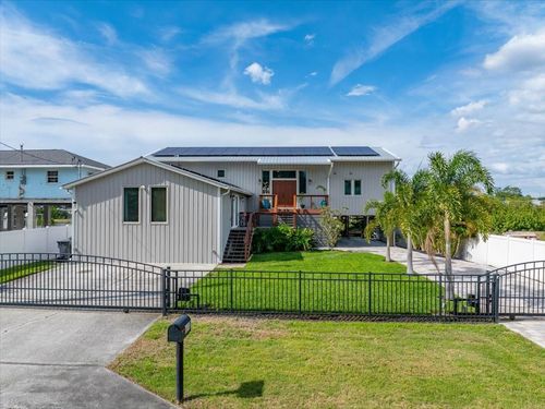 8813 S Lagoon Street, TAMPA, FL, 33615 | Card Image