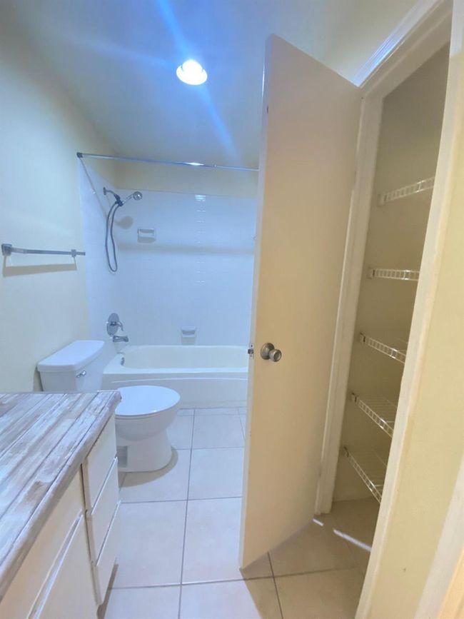 APT-423 - 949 Riverside Dr, Condo with 1 bedrooms, 1 bathrooms and null parking in Coral Springs FL | Image 14
