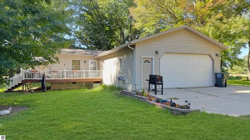 8281 W Cutcheon Rd, Manton, MI, 49663-9372 | Card Image
