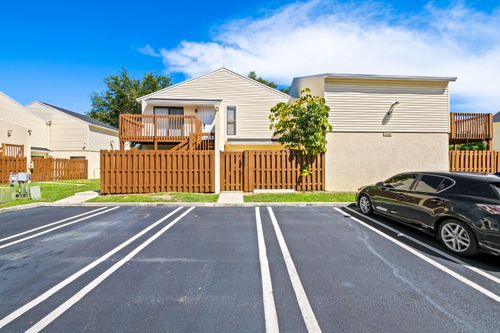 k104-631 Executive Center Dr, West Palm Beach, FL, 33401-4935 | Card Image