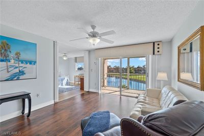 311 - 300 Forest Lakes Boulevard, Condo with 2 bedrooms, 2 bathrooms and null parking in Naples FL | Image 1