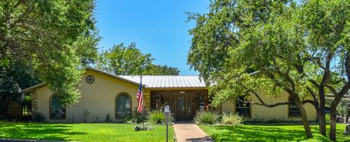 1115 W 12th St, Brady, TX, 76825-5312 | Card Image