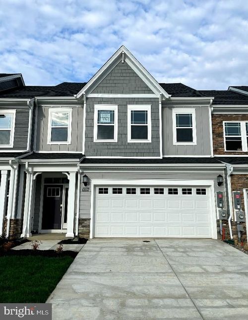 10584 Great Basin Pl, WHITE PLAINS, MD, 20695-4322 | Card Image