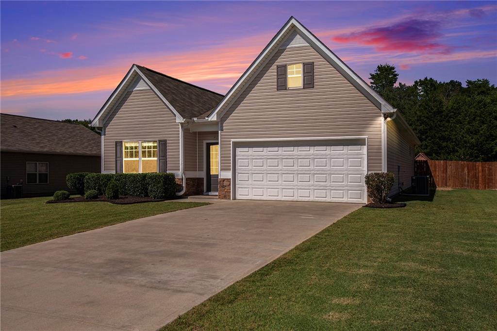 Oak Hollow Way, Aragon, GA 30104