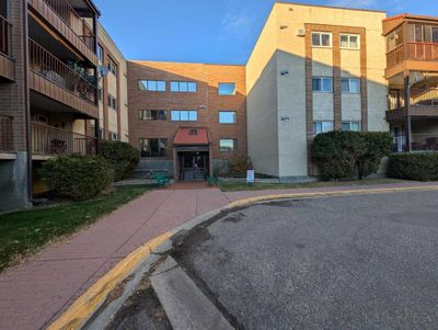 102 - 3090 15 Ave Se, Condo with 2 bedrooms, 2 bathrooms and 1 parking in Medicine Hat AB | Image 2