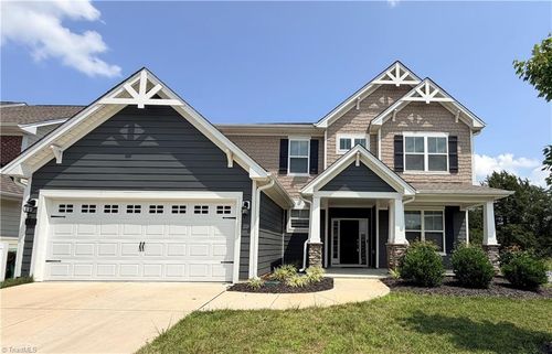 4270 Pelican St, High Point, NC, 27265-9735 | Card Image