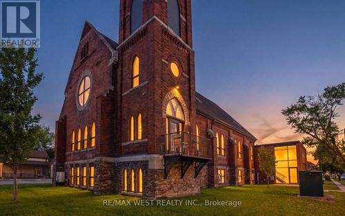 2-405 Merritt St, St Catharines, ON, L2P1P5 | Card Image