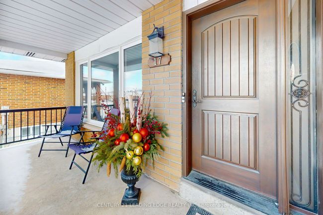 17 Jardine St, House other with 6 bedrooms, 4 bathrooms and 2 parking in Brampton ON | Image 9