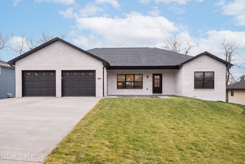 5423 Kenview Dr, Jefferson City, MO, 65109-5524 | Card Image