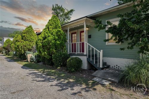 534 E Gordon Ln, savannah, GA, 31401-5011 | Card Image