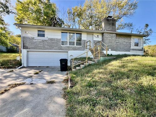 10130 Tullis Ave, Kansas City, MO, 64134-1766 | Card Image