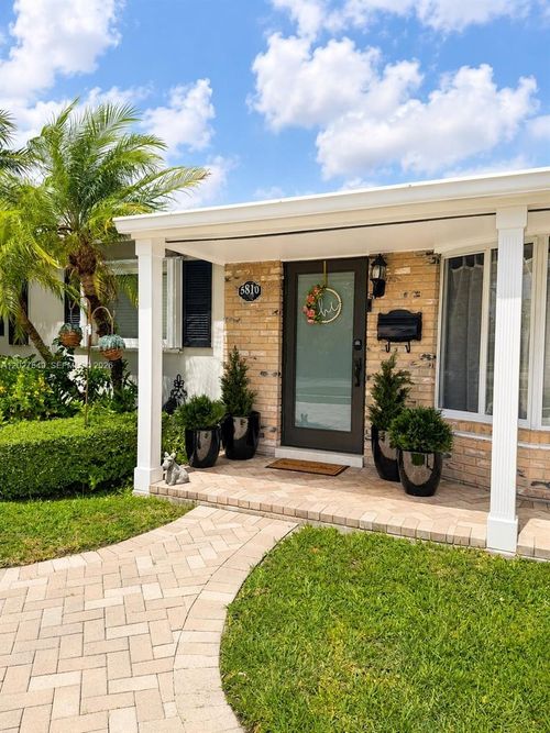 5810 Sw 89th Ct, Miami, FL, 33173-1632 | Card Image