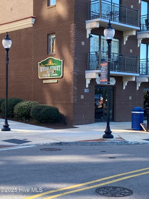 112-106 N Water St, Wilmington, NC, 28401-3954 | Card Image