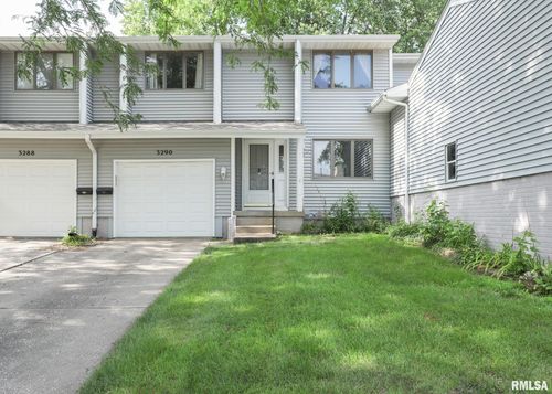 3290 Johnathan Ave, Bettendorf, IA, 52722-2821 | Card Image