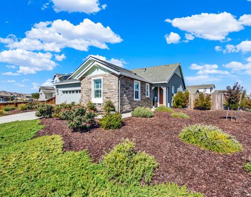 1103 Chapman St, Winters, CA, 95694-2155 | Card Image