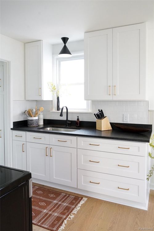 1028 N Wilson Ave, Royal Oak, MI, 48067-1416 | Card Image