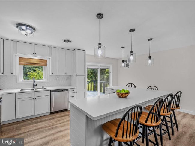 106 Mason Farm Dr, House other with 4 bedrooms, 3 bathrooms and null parking in KEARNEYSVILLE WV | Image 4