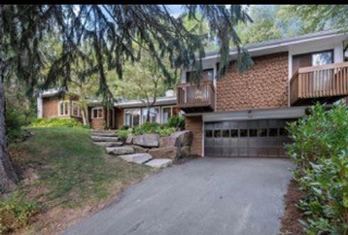 120 Hill Rd, Wexford, PA, 15090-8829 | Card Image