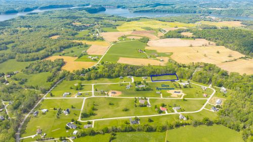 618 Fall Cir, Monticello, KY, 42633-2057 | Card Image