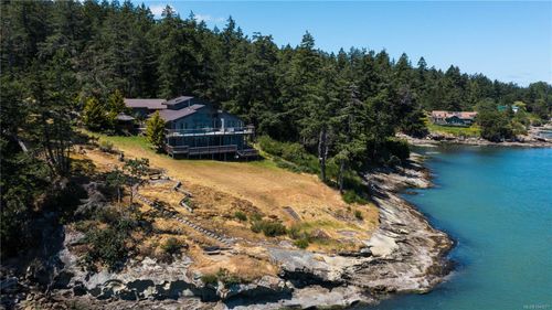 379 Mary Ann Point Rd, Galiano Island, BC, V0N1P0 | Card Image