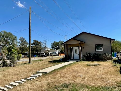 501 Maple St, Taylor, TX, 76574-4146 | Card Image