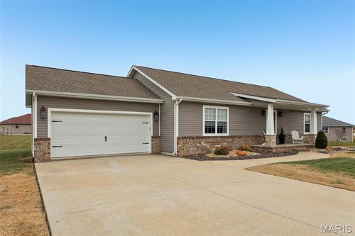 365 Briarwood Ln, Aviston, IL, 62216-3577 | Card Image