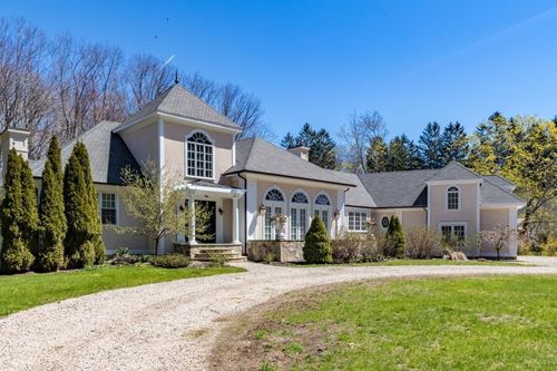 221 South Rd, Rye Beach, NH, 03871-9015 | Card Image