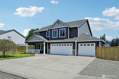 411 S Maple Ave, Yacolt, WA, 98675-5657 | Card Image