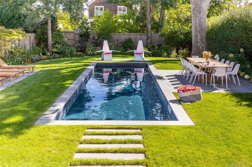 172 5th St, Greenport, NY, 11944-1865 | Card Image